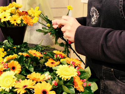 Wie entsetehen Blumensträuße bei der Blumenkugel in Hagen