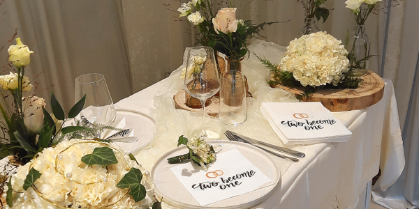 Blumen für Ihre Hochzeit in Hagen, für Ihre Hochzeitstafel. Diese Hochzeitssträuße erfreuen Ihre Hochzeitsgäste und verbreiten Frohsinn